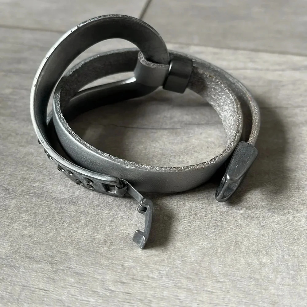 Leather and Metal Bracelet  Western - Picture 4 of 4